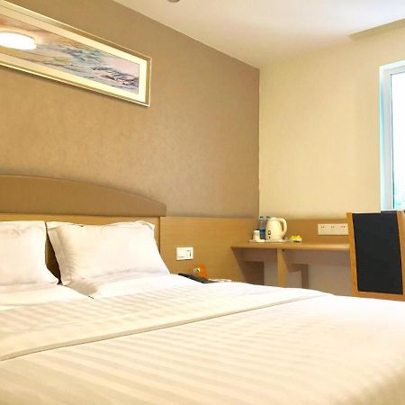 7Days Inn Chengdu Wuda Garden Exterior photo