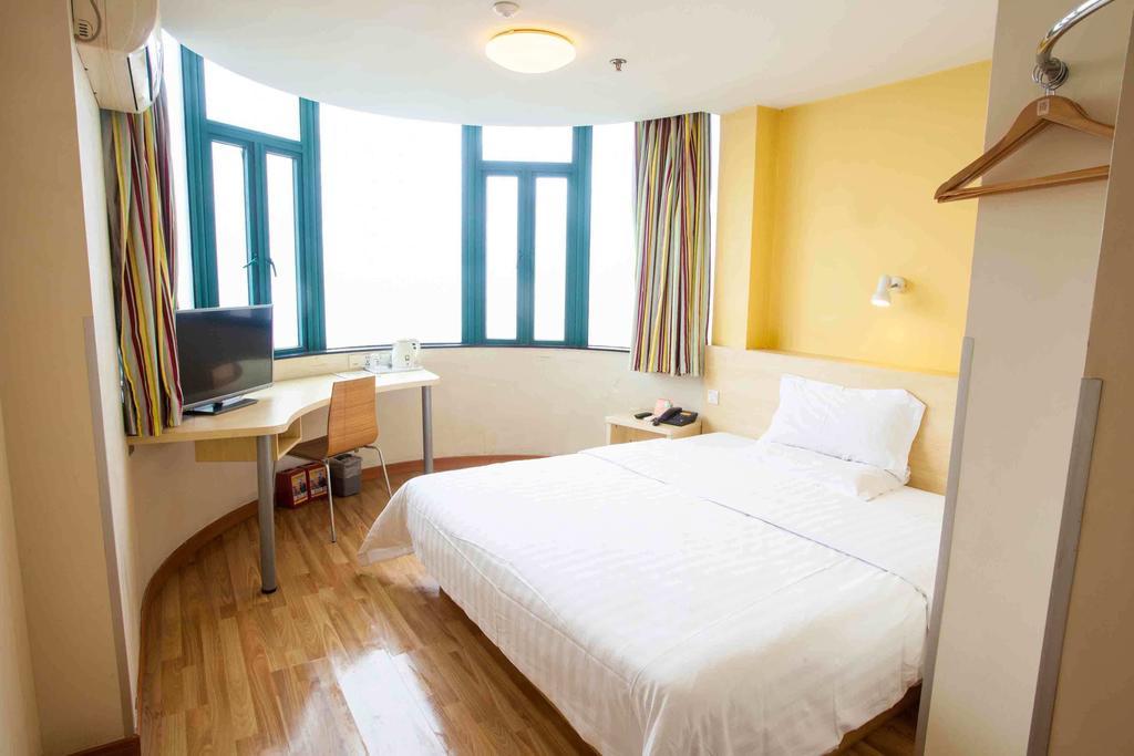 7Days Inn Chengdu Wuda Garden Exterior photo
